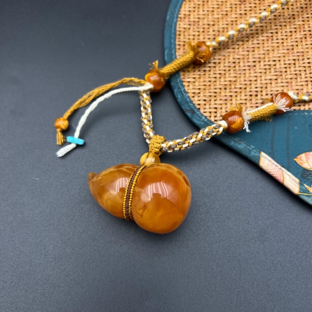 天然琥珀蜜蜡葫芦手工编织吊坠编绳编织挂坠