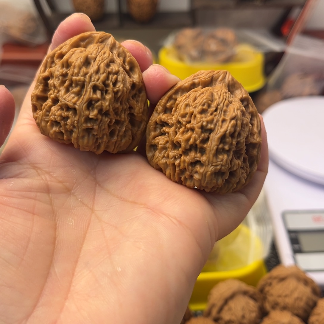 文玩核桃吊坠笑**云南疆石