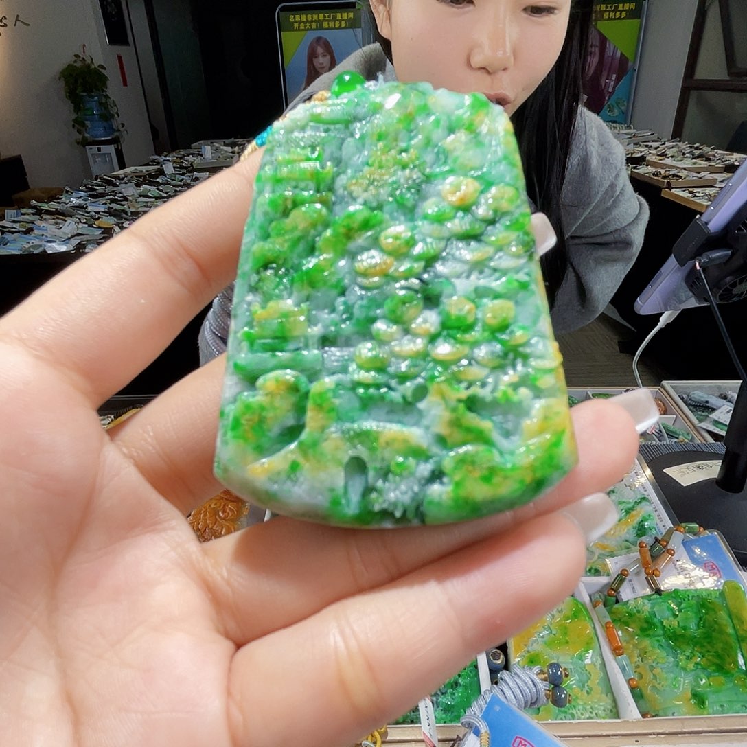 颈饰未镶嵌翡翠一