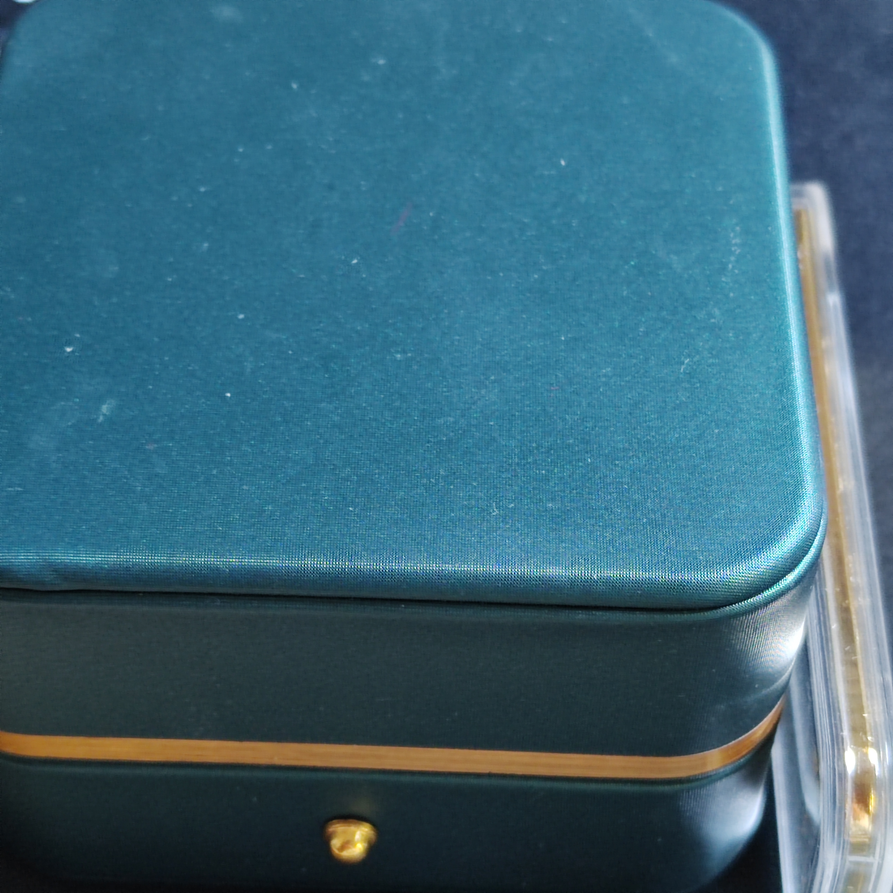 春节风格装饰盒子中黄块hh002