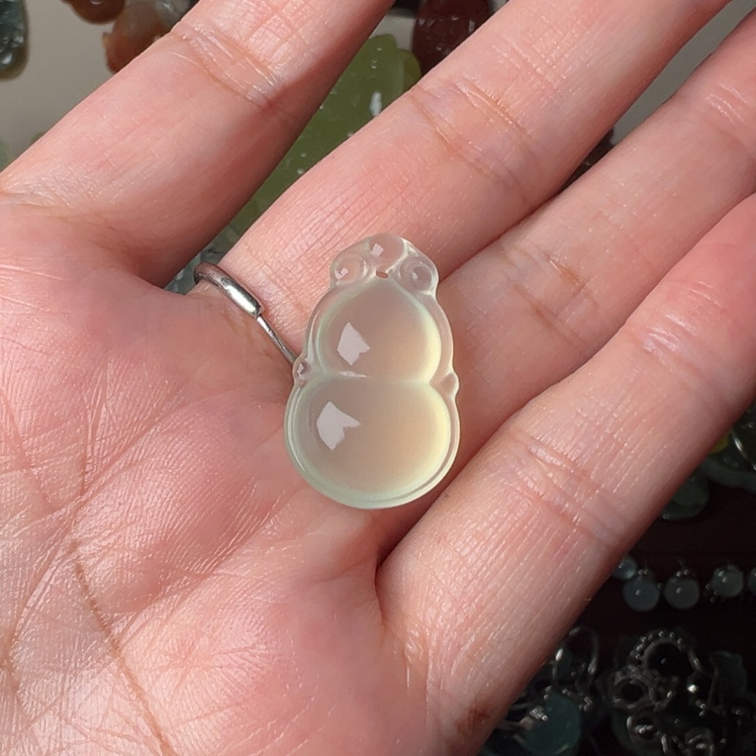 蛇纹石玉吊坠(不含链)未镶嵌