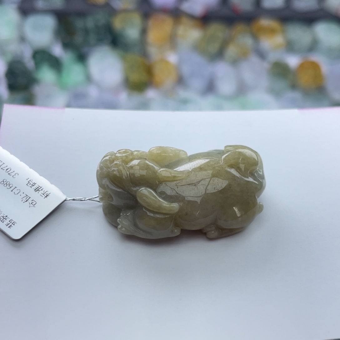 翡翠颈饰未镶嵌貔貅