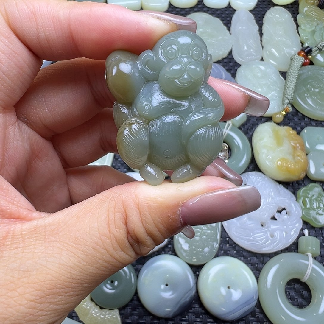 和田玉未镶嵌颈饰卡39