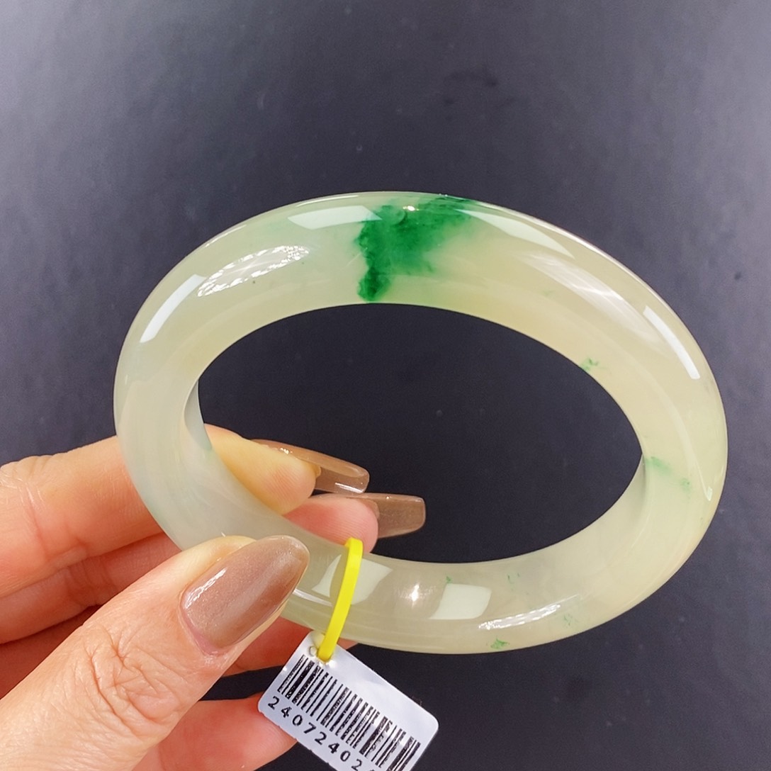 石英质玉手镯未镶嵌非洲翠手镯