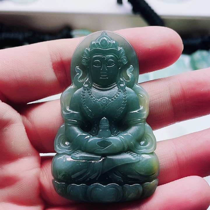 颈饰未镶嵌翡翠危料度母