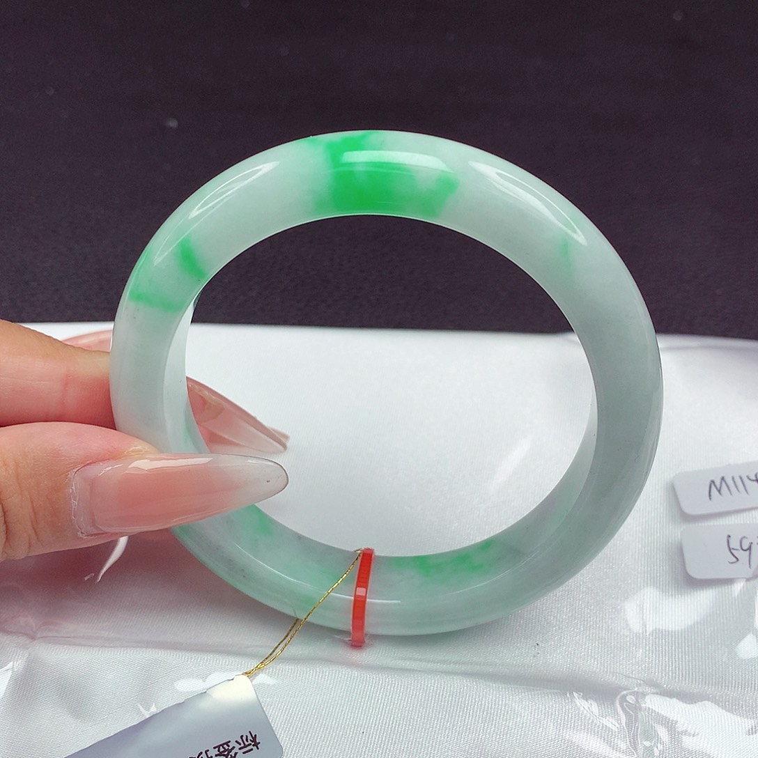 翡翠手镯未镶嵌59圈597