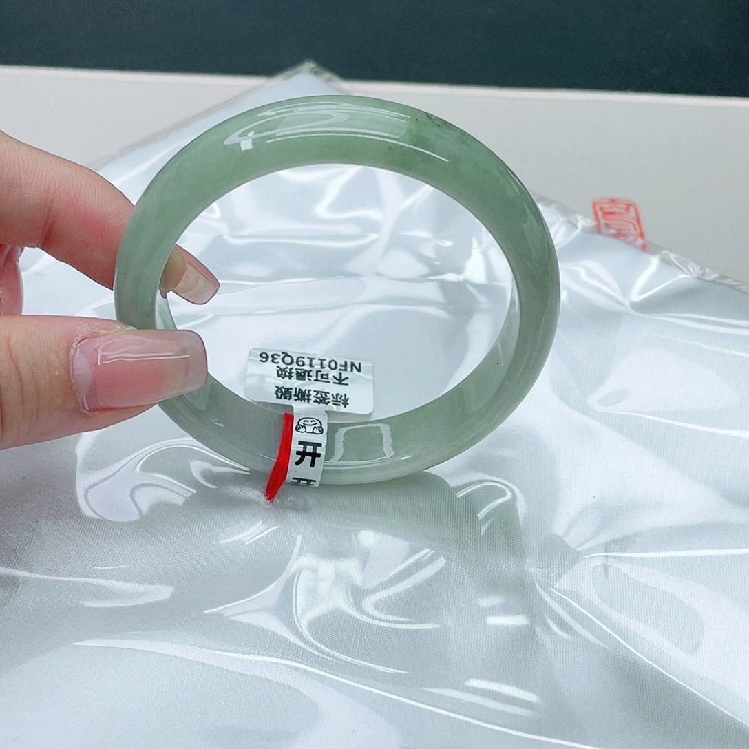 翡翠手镯未镶嵌正57.8