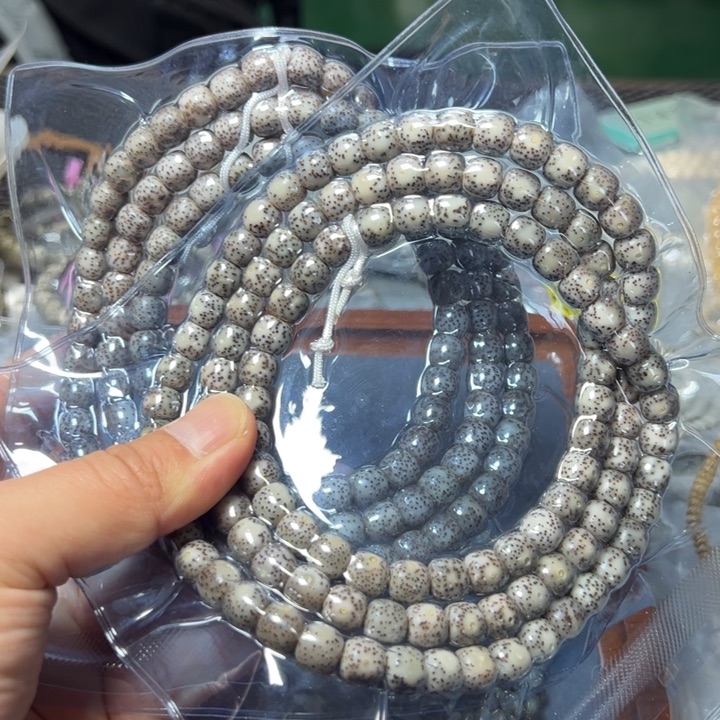 星月菩提手串石玉料9×8左右108颗