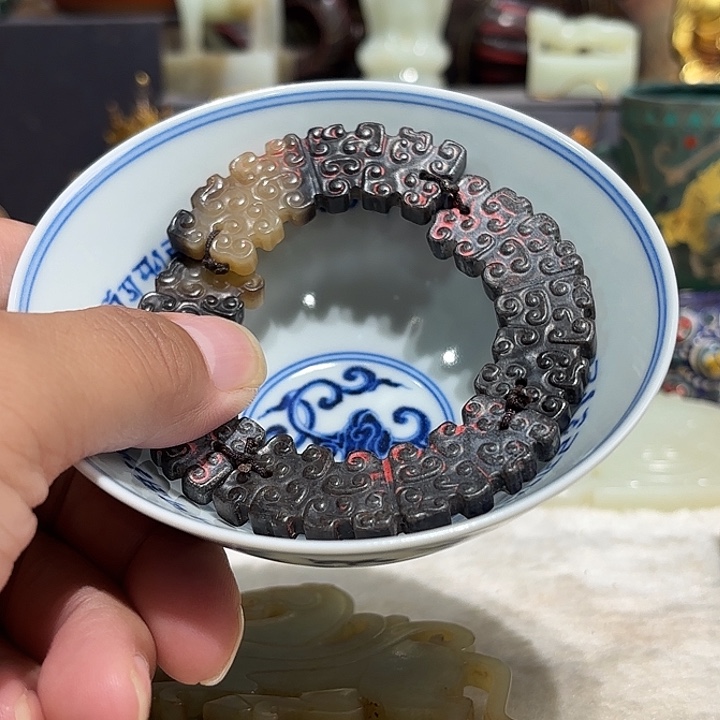 伟***凡瓷片瓷器是陶瓷文化