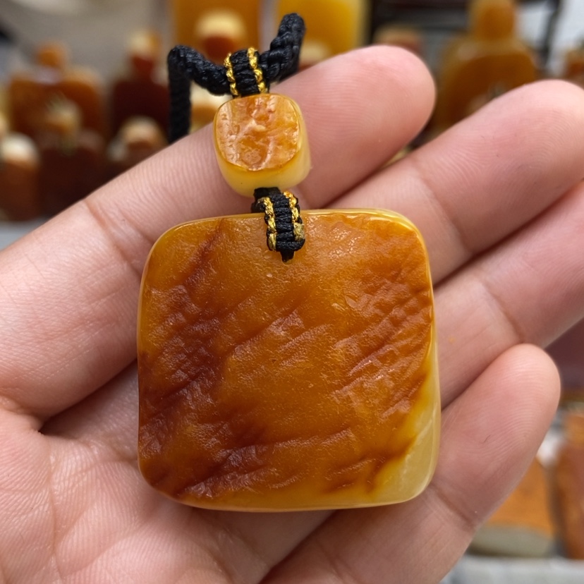 【闪购商品】琥珀颈饰未镶嵌