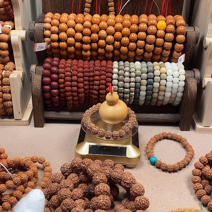 金刚菩提吊坠上***上108原皮老树王