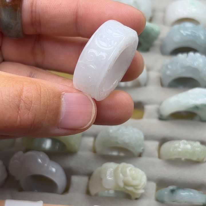 翡翠未镶嵌戒指港码14内径16.6