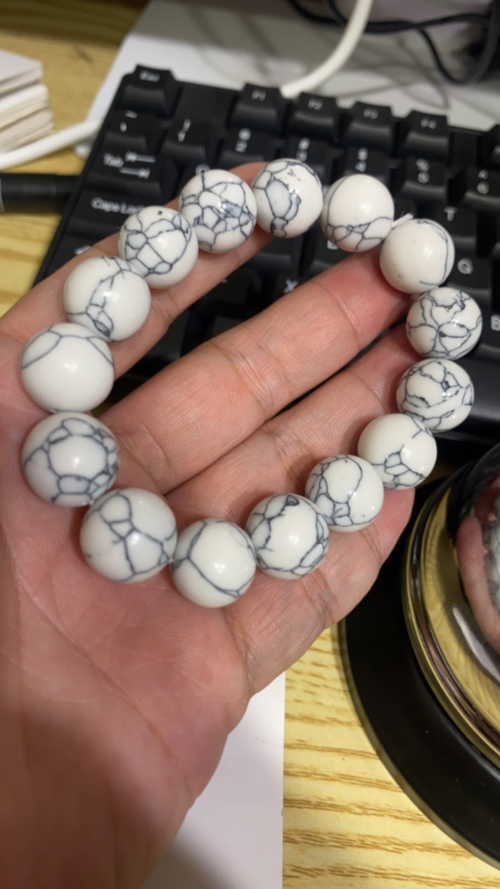 B148  14铁线白松手串 