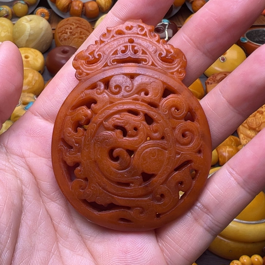 蜜蜡未镶嵌珠宝奇石