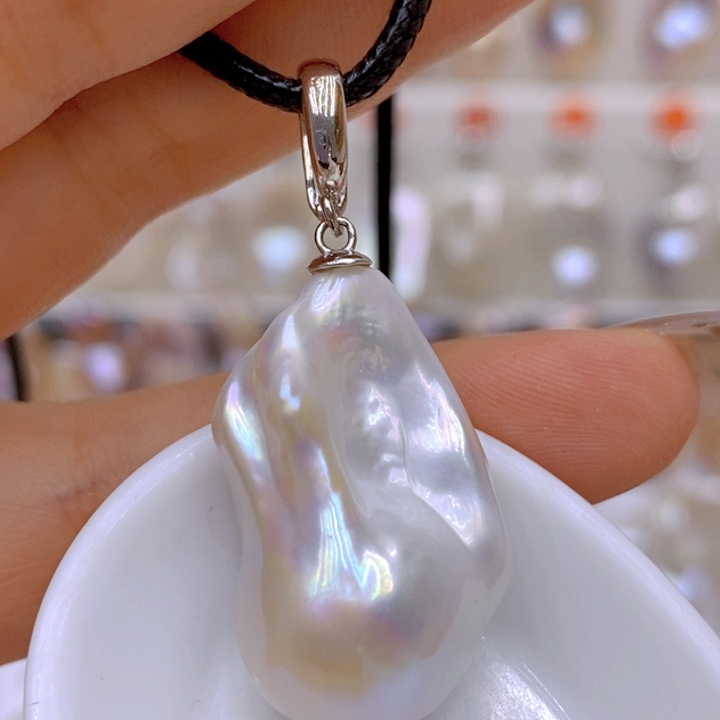 淡水珍珠吊坠(赠链)未镶嵌