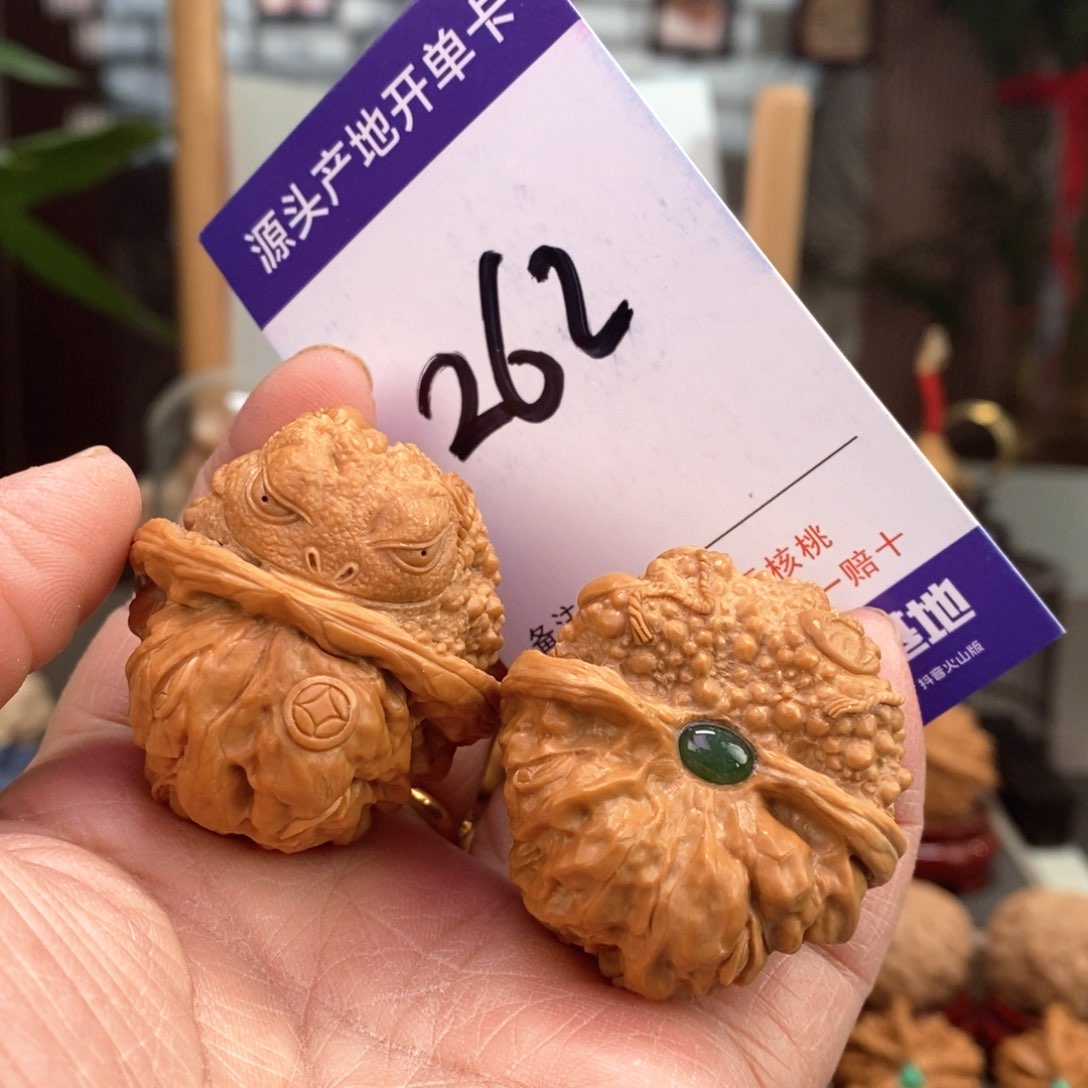 文玩核桃把件39雕刻镶嵌金蟾262号
