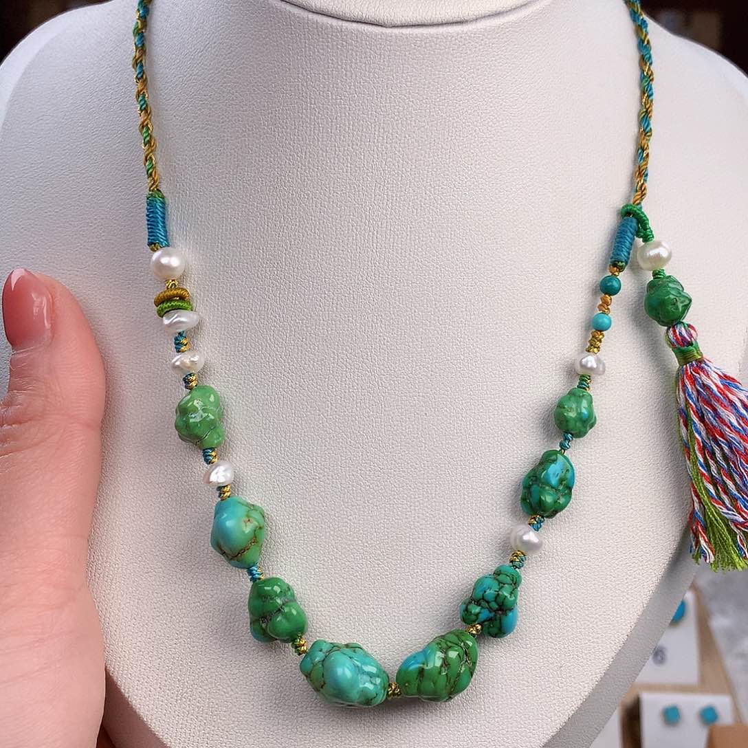 绿松石颈饰未镶嵌