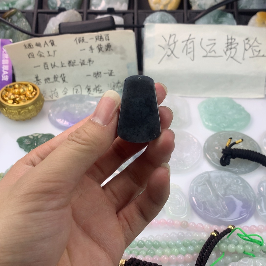 翡翠颈饰未镶嵌－