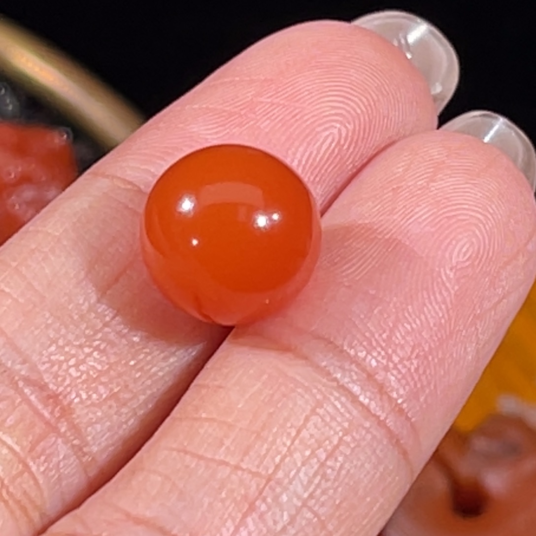 南红玛瑙未镶嵌大黑洞10.6mm圆珠