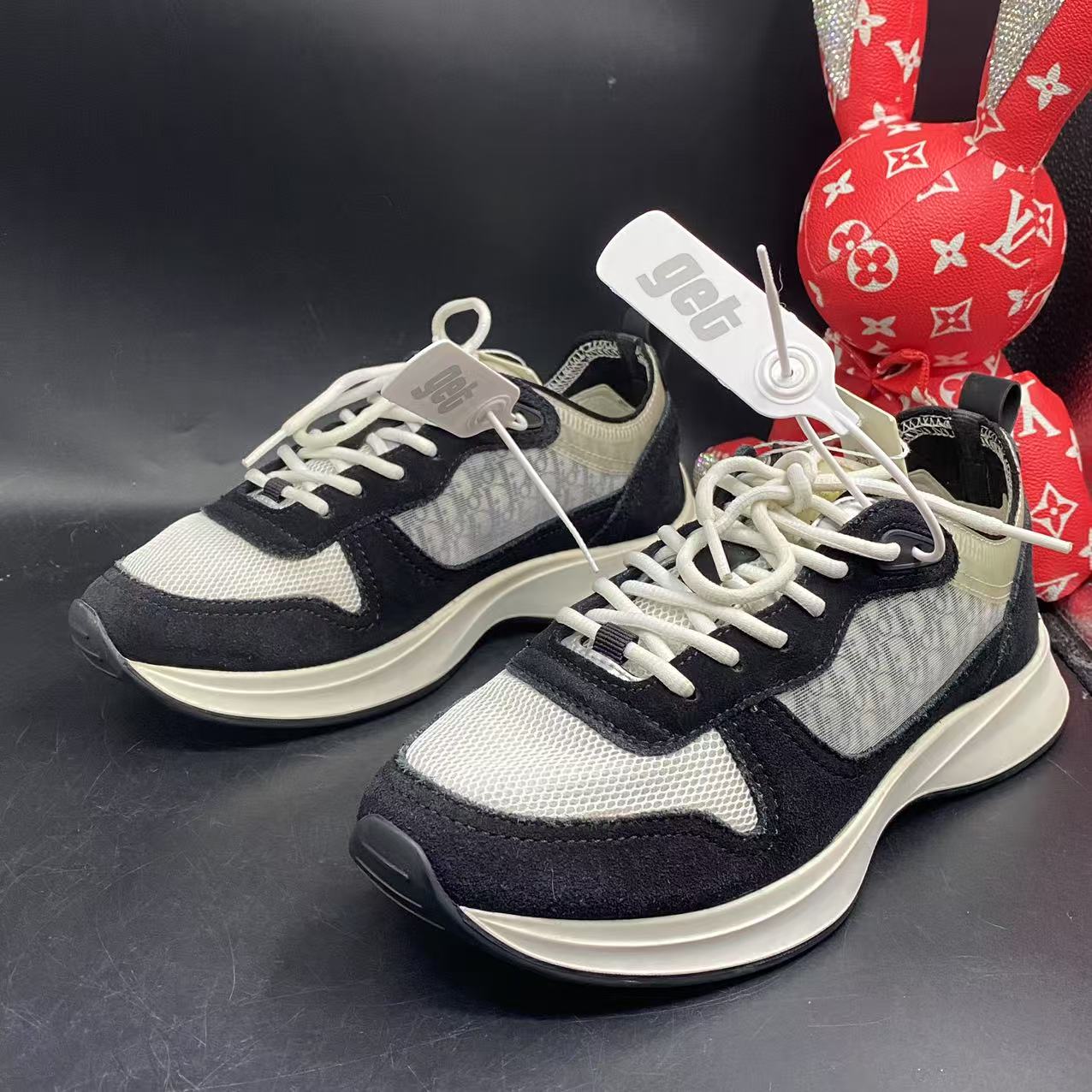 95新 DIOR/迪奥 【聚星优选】黑白网面运动鞋39欧码kke158