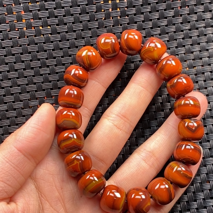 飞***y玛瑙/玉髓未镶嵌手串战国红手串