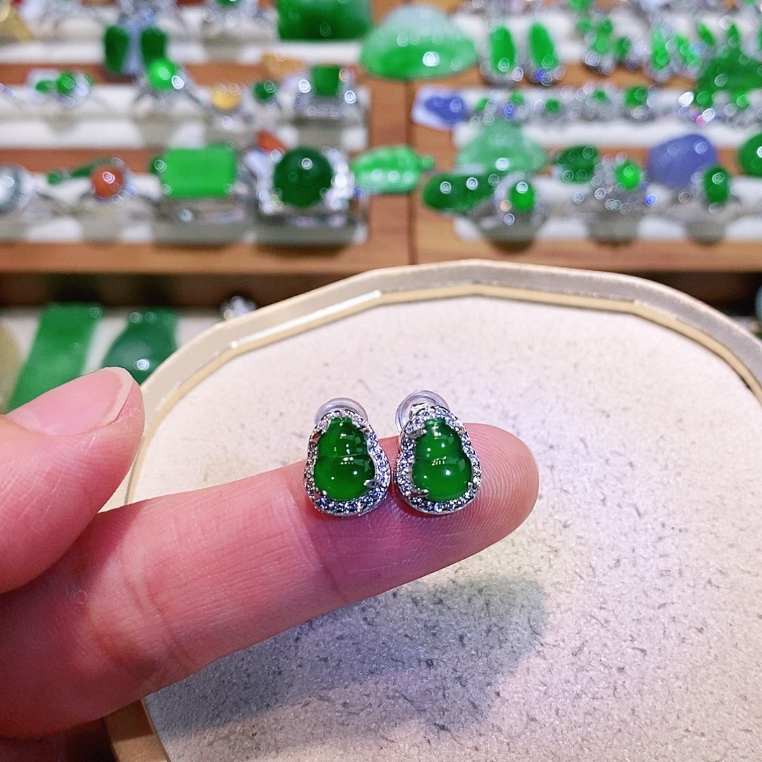 【闪购商品】翡翠挂件未镶嵌裸石