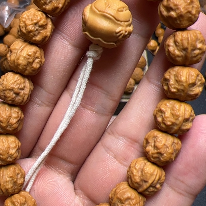 猴头核桃手串看看咯