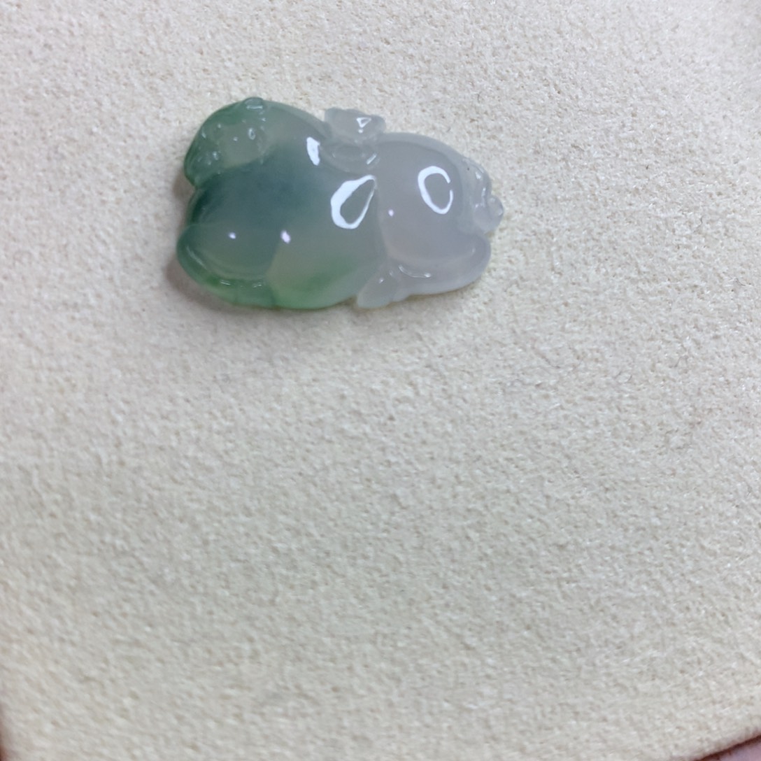 翡翠未镶嵌颈饰马上有钱