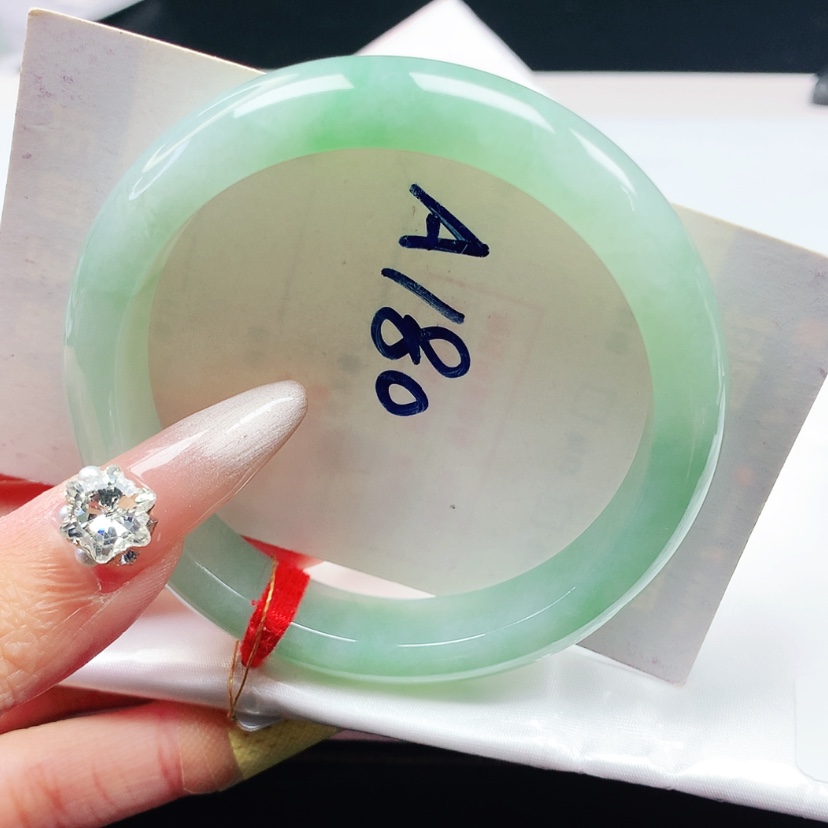 【闪购商品】翡翠手镯未镶嵌56.2圈