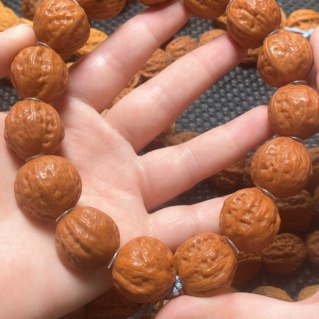 文玩核桃手串红皮光头