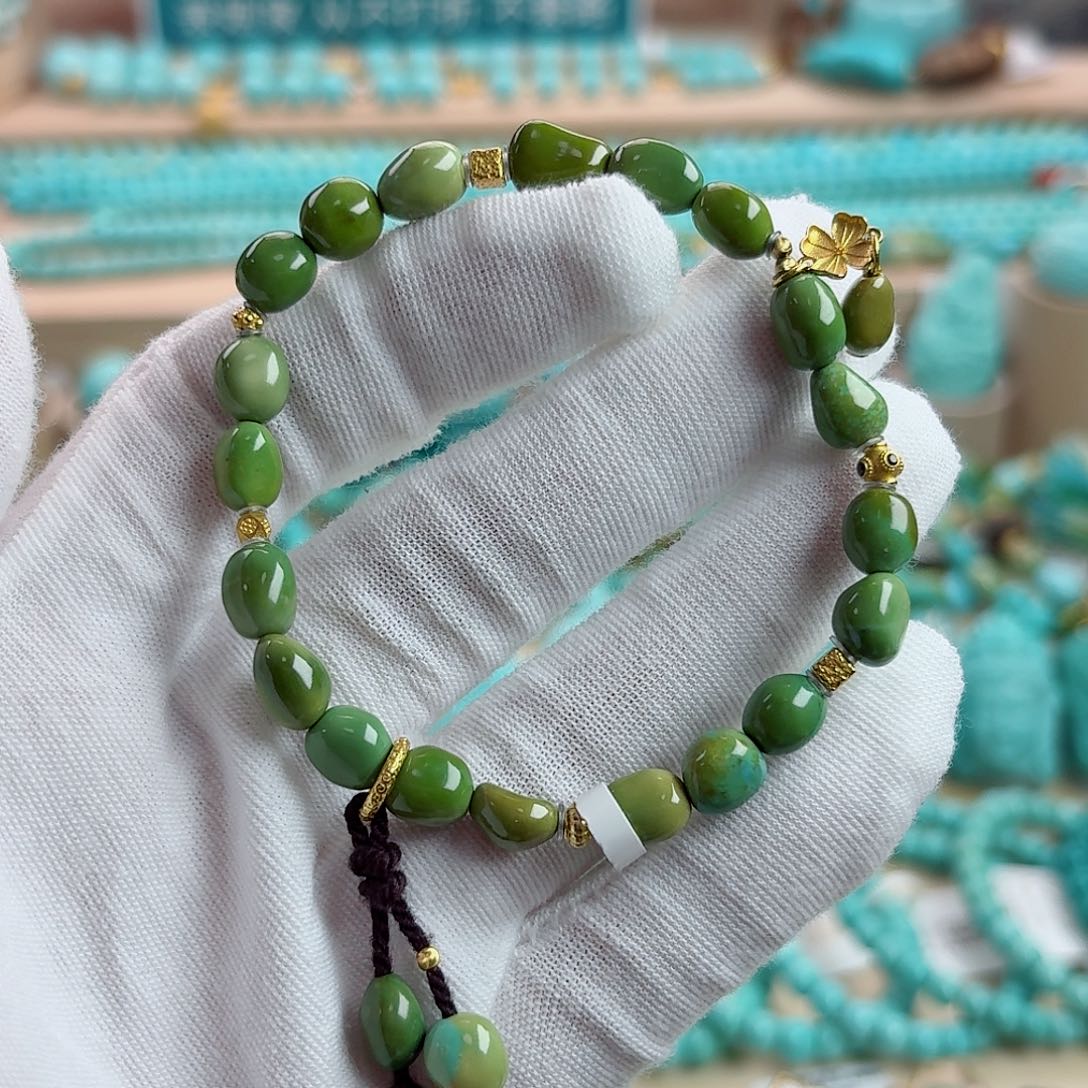 绿松石未镶嵌珠宝奇石