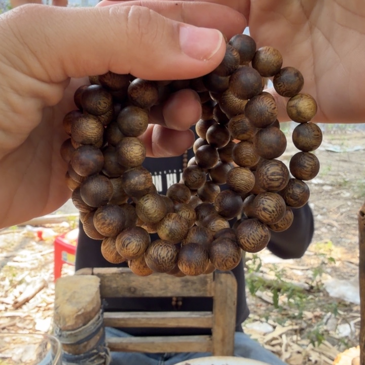 沉香碎屑沉香单圈1.0圆珠7克多样性发一条