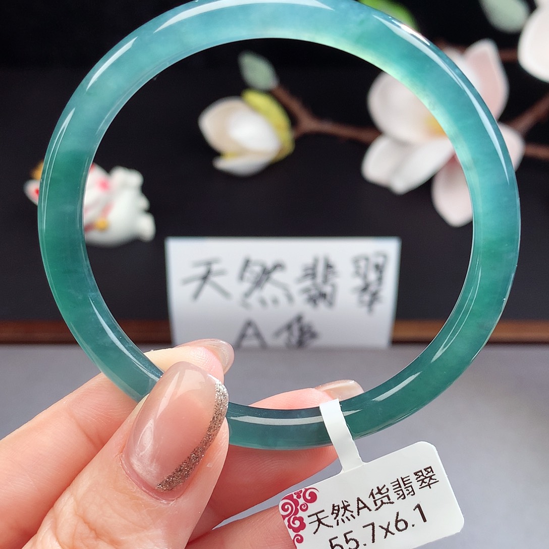 翡翠手镯（圆镯）未镶嵌