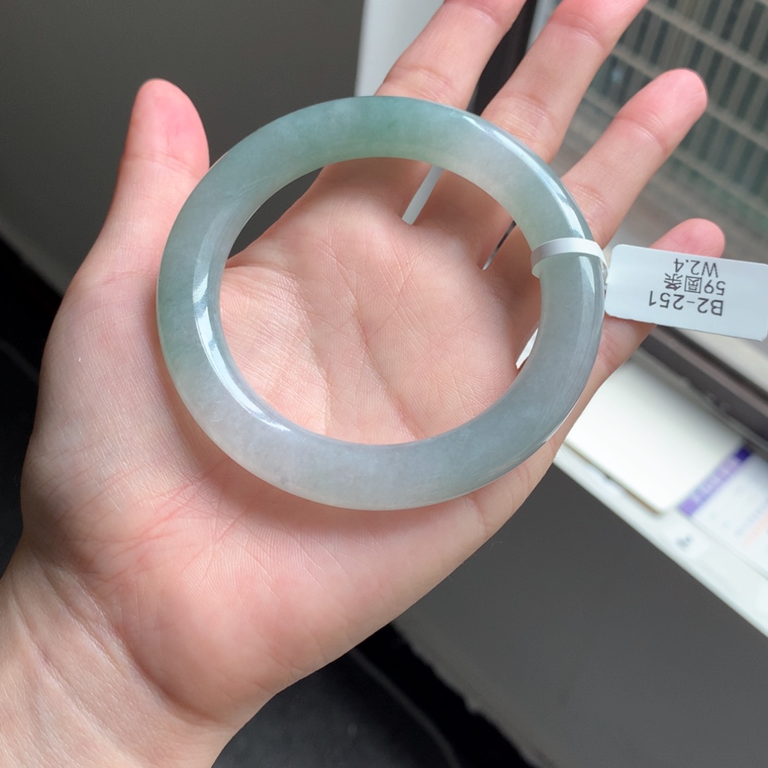 翡翠手镯未镶嵌C*?手镯