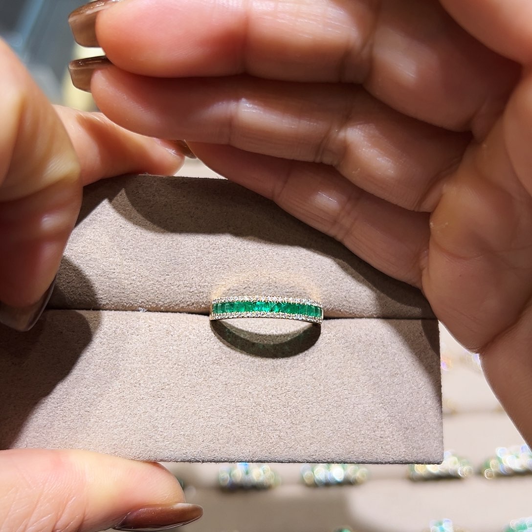 戒指18K金镶嵌祖母绿15号