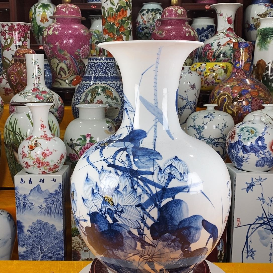 陶摆件景德镇陶瓷青花赏瓶