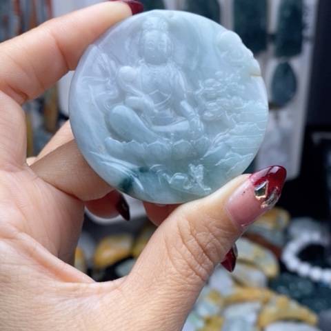 翡翠颈饰未镶嵌翡翠