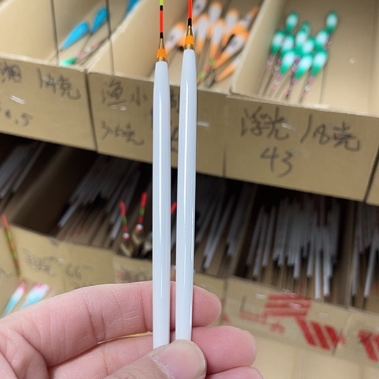 白色羽毛漂粗尾吃铅1.7 1.9 2.1 各一支