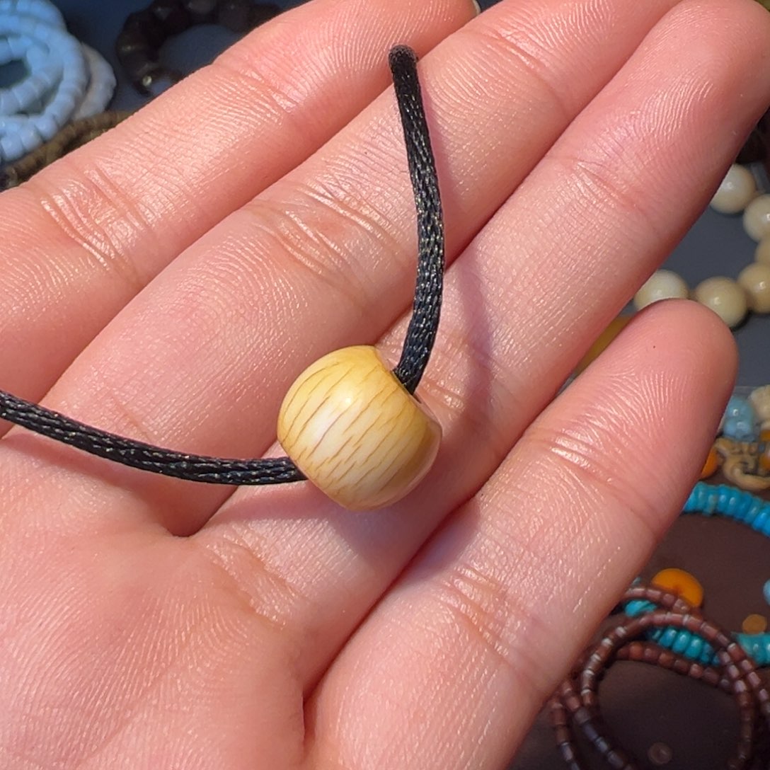 O***h玻璃吊坠（不含链）