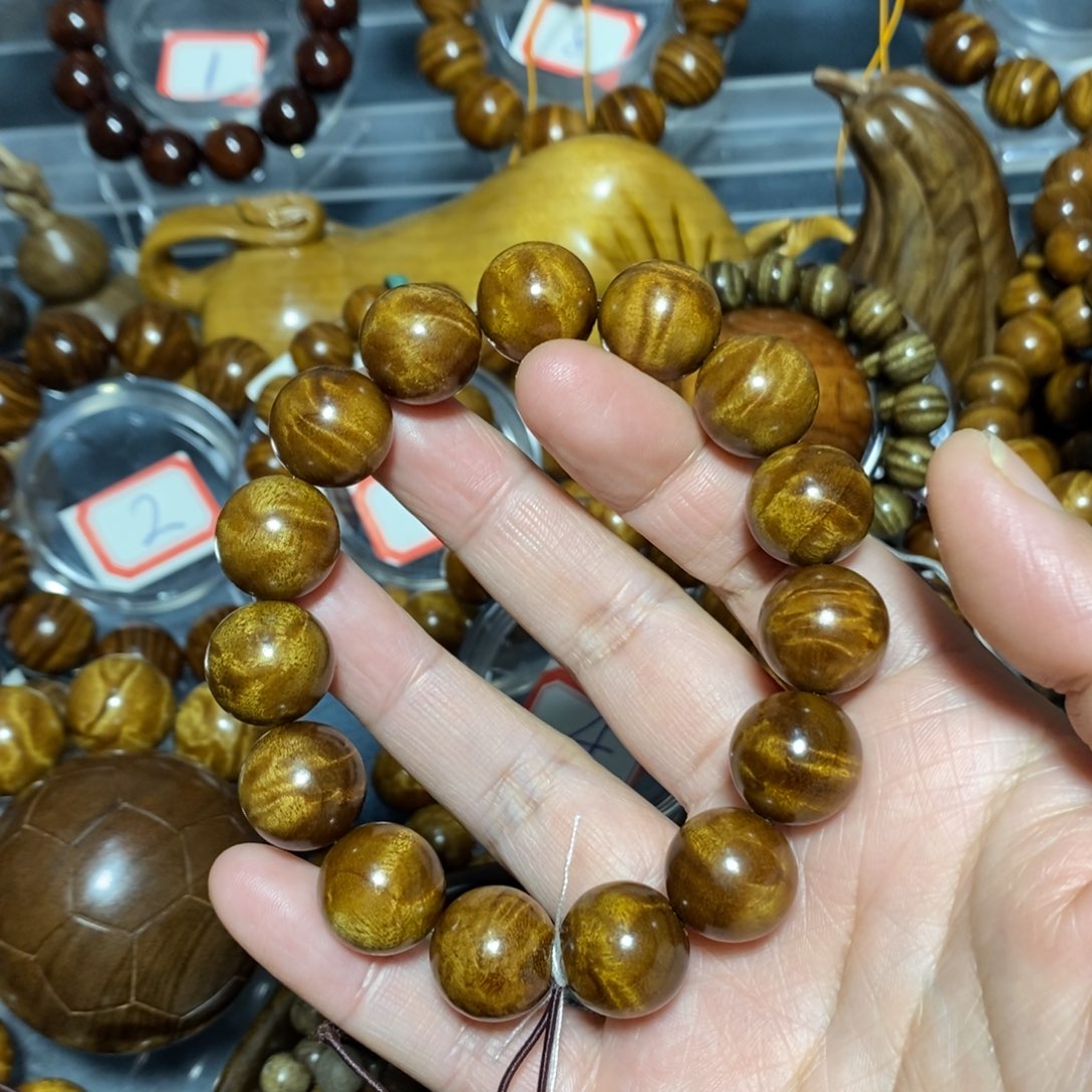 金丝楠木雕工艺品15