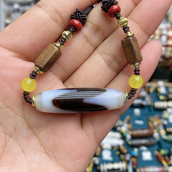 玛瑙/玉髓颈饰合金