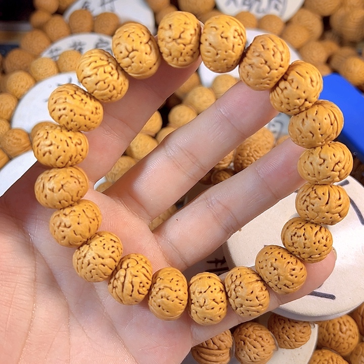 地***王手串桃核树王纽扣桃核手串