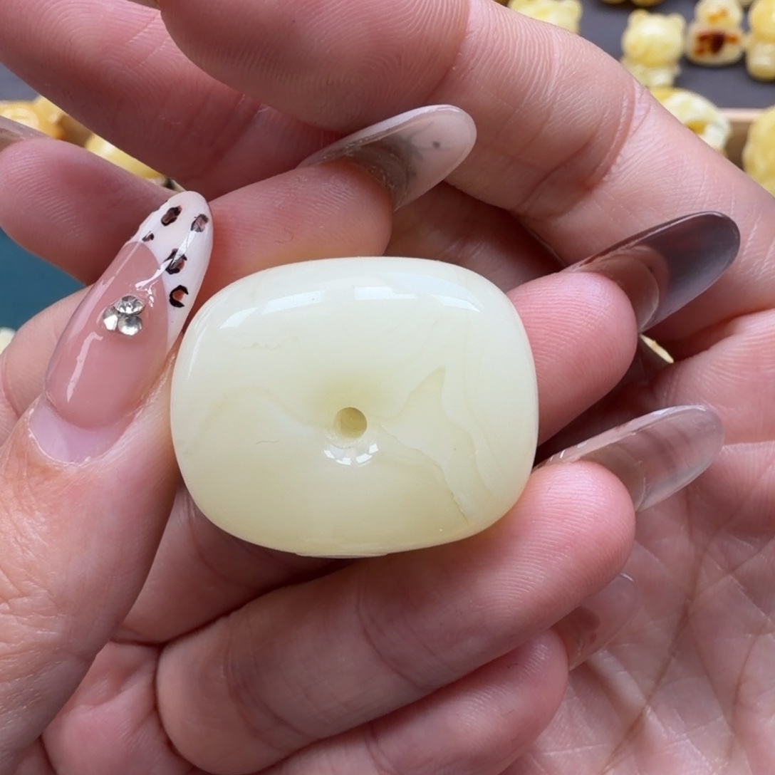 蜜蜡未镶嵌裸石蜜蜡