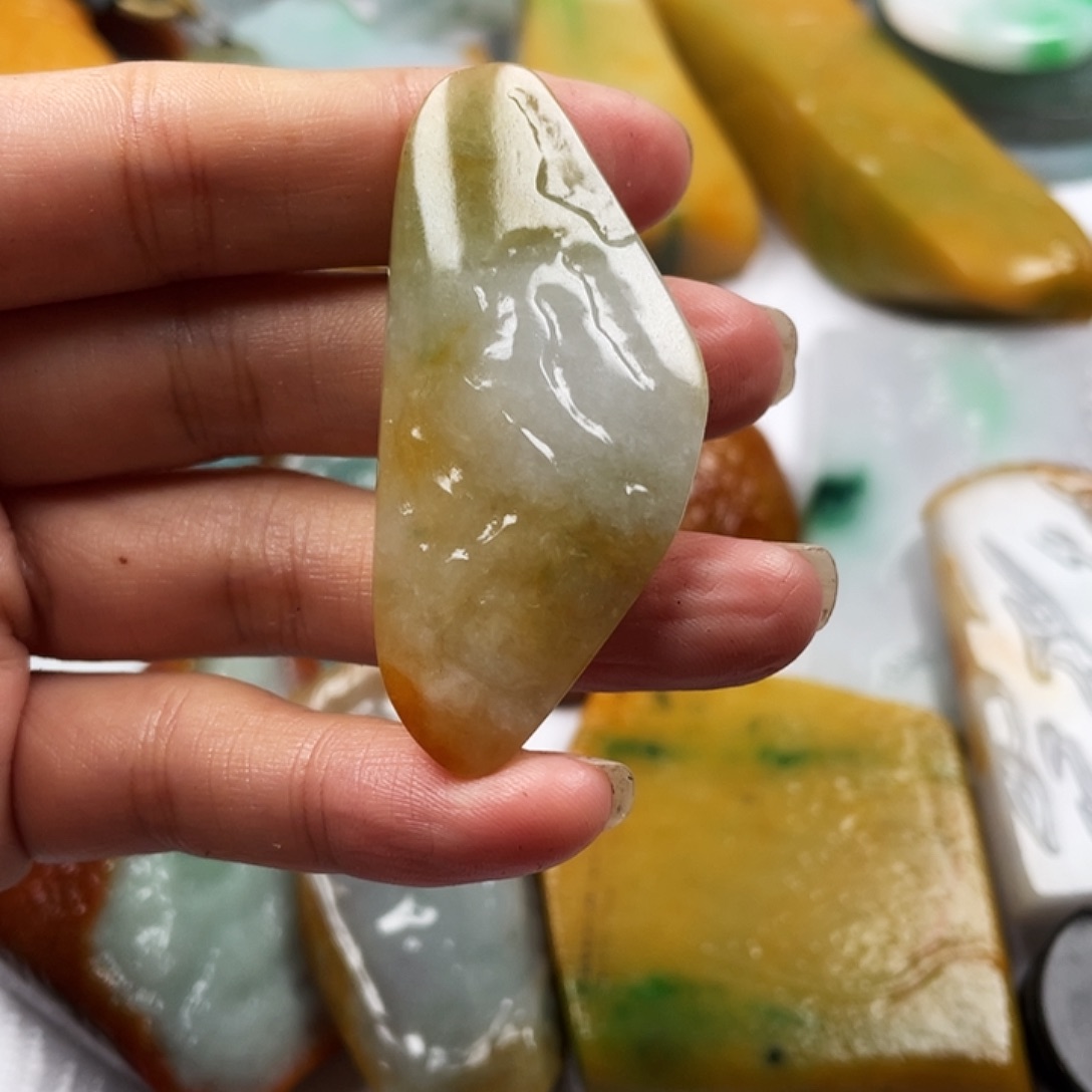 【闪购商品】翡翠颈饰未镶嵌翡翠