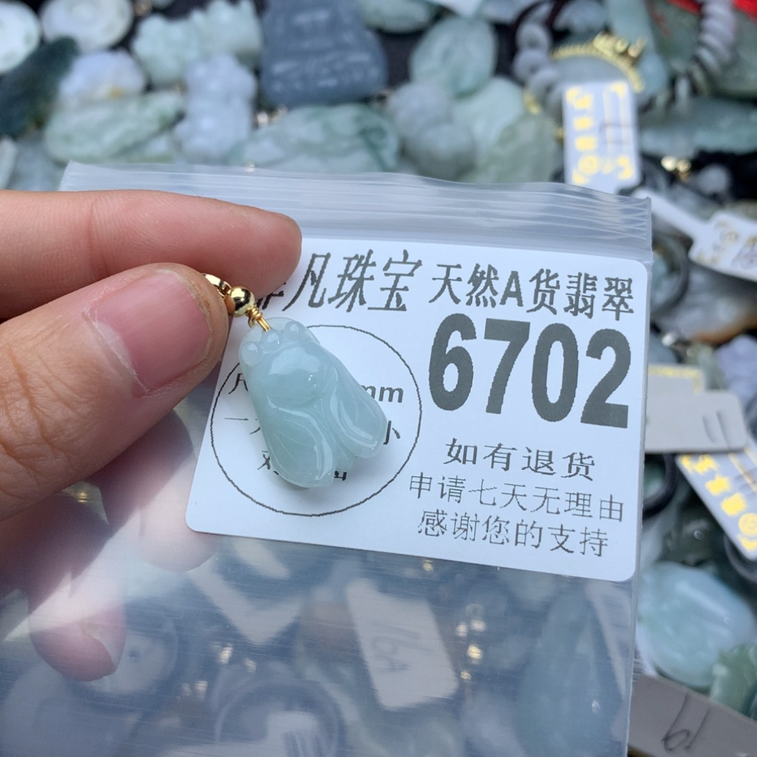 翡翠颈饰未镶嵌6702。