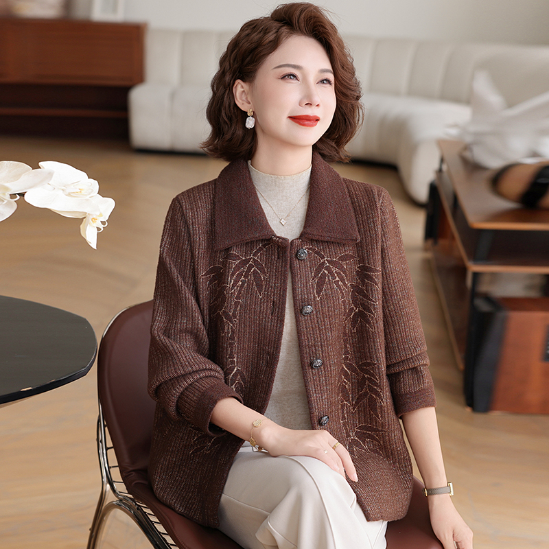 2025新款中老年人女士秋冬短款翻领开衫妈妈秋装外套洋气高贵
