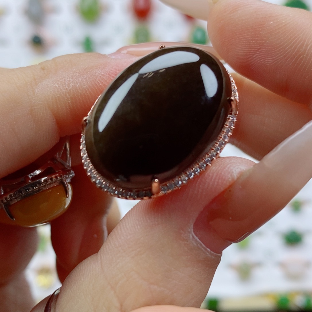 未镶嵌戒指和田玉