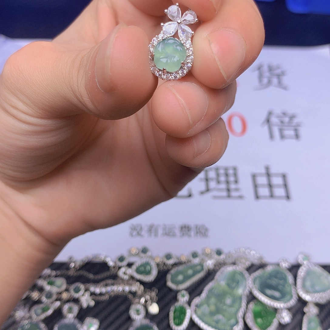 翡翠颈饰未镶嵌12345678