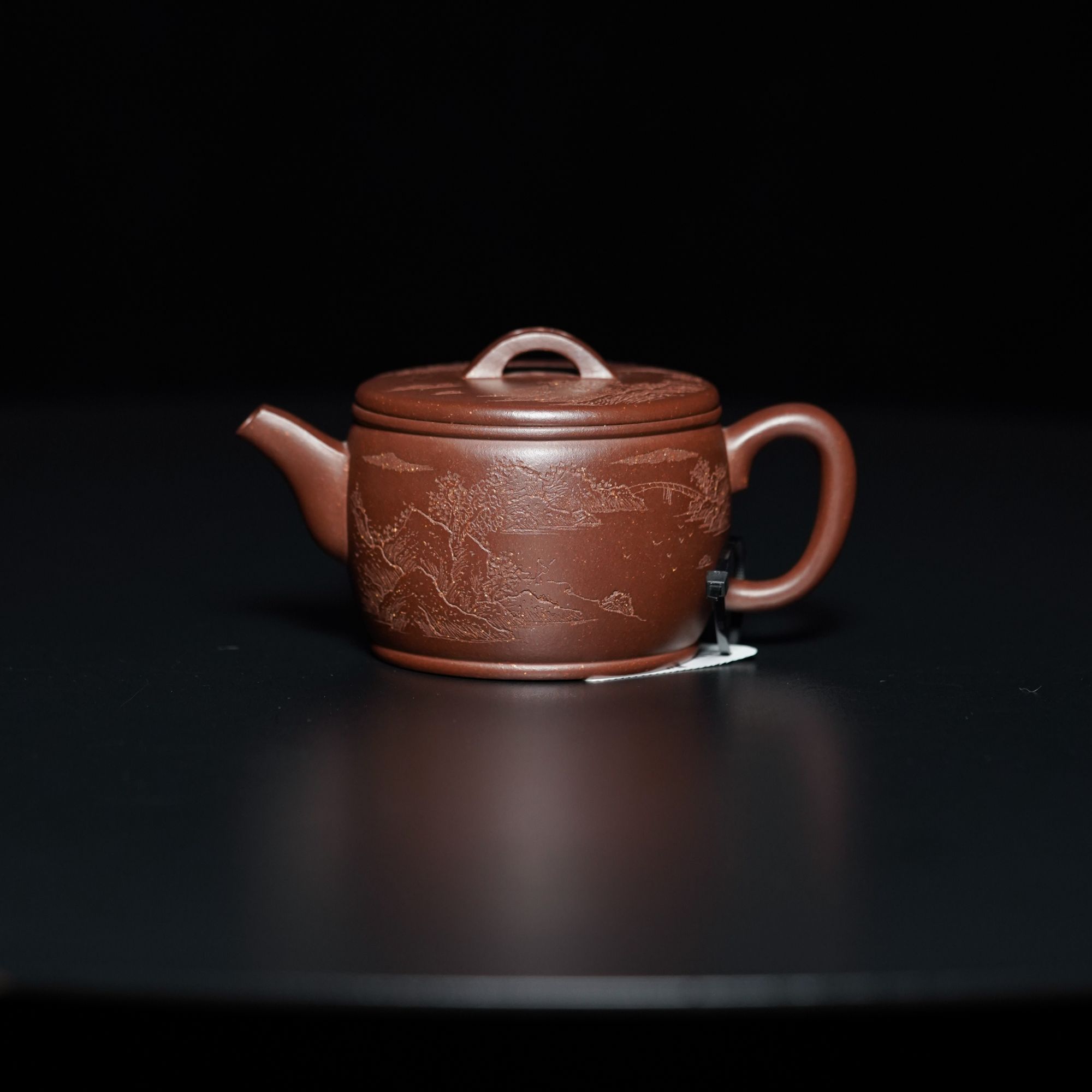 32 号刻绘汉瓦紫砂壶