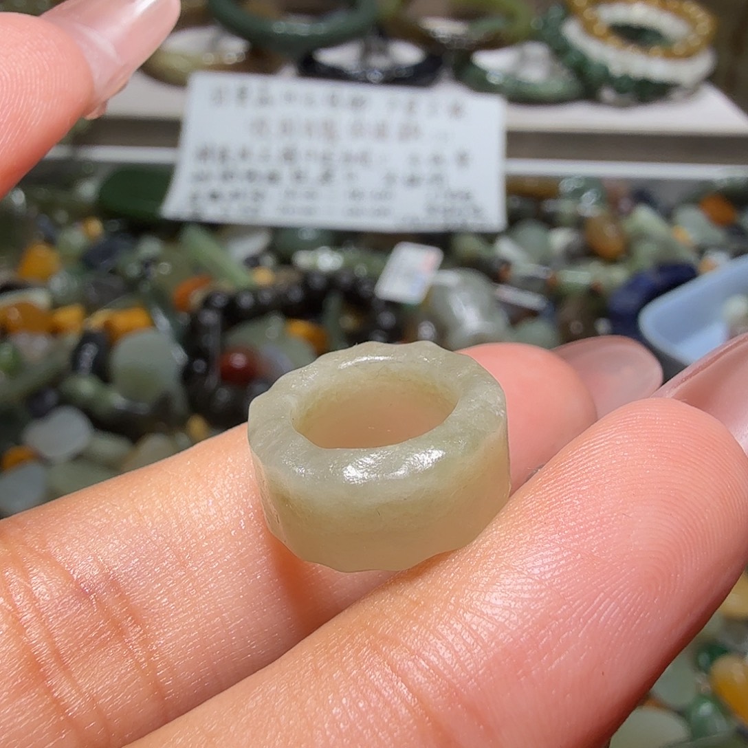 和田玉未镶嵌珠宝奇石